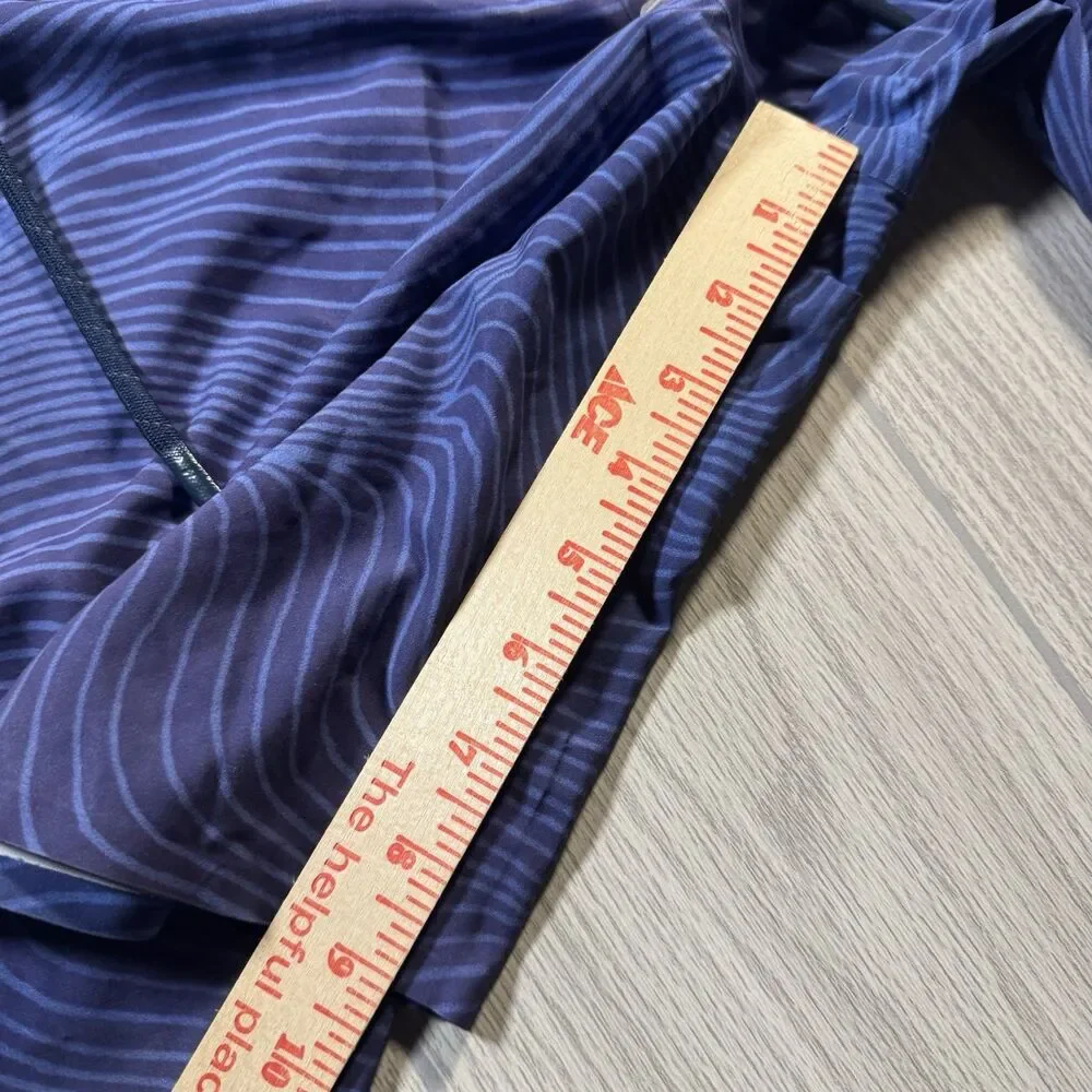 Outerknown Board Shorts Men’s 33 x 9 Blue Striped Stretch Skate Surfwear Beach